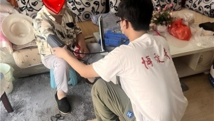 镇江市博爱青春 江苏大学医学院“生命永恒”走访慰问遗体器官捐献家属